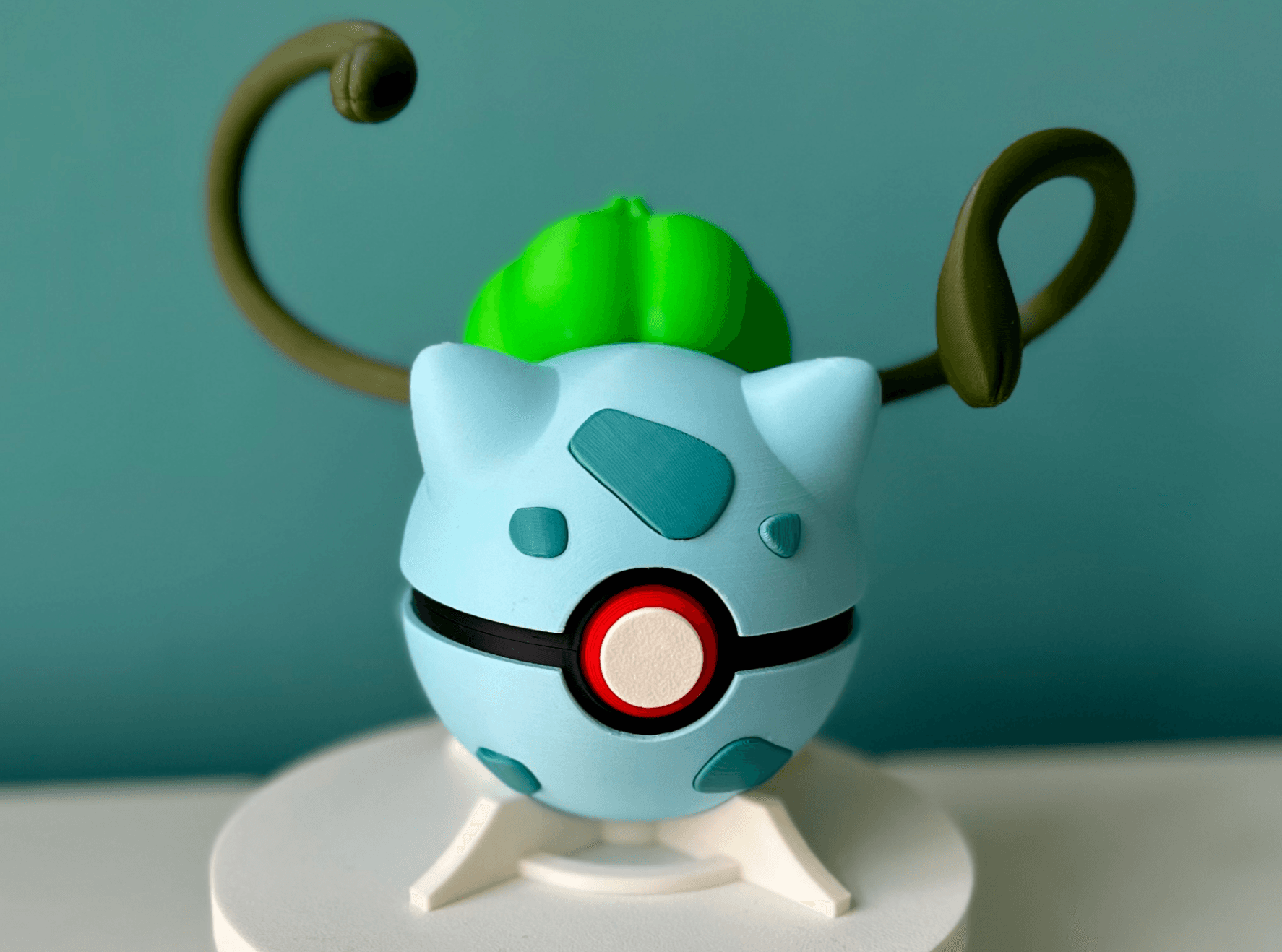 Bulbasaur Pokéball Openable