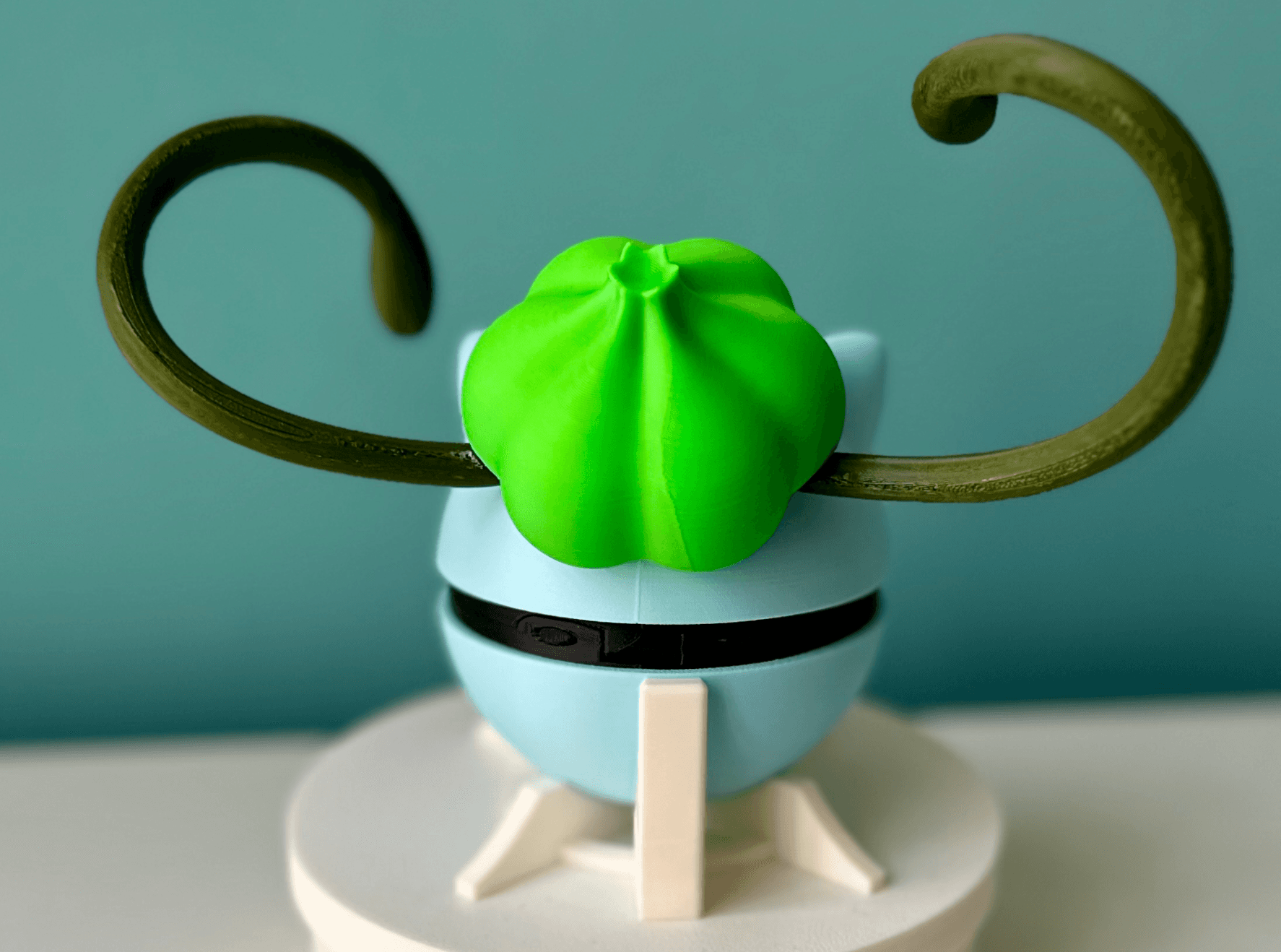 Bulbasaur Pokéball Openable — image 4 of 4