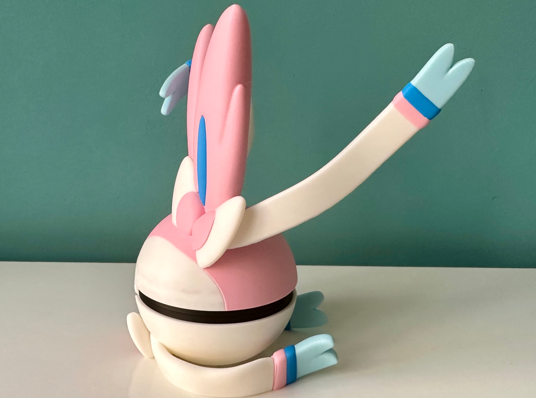 Sylveon Character Ball Openable