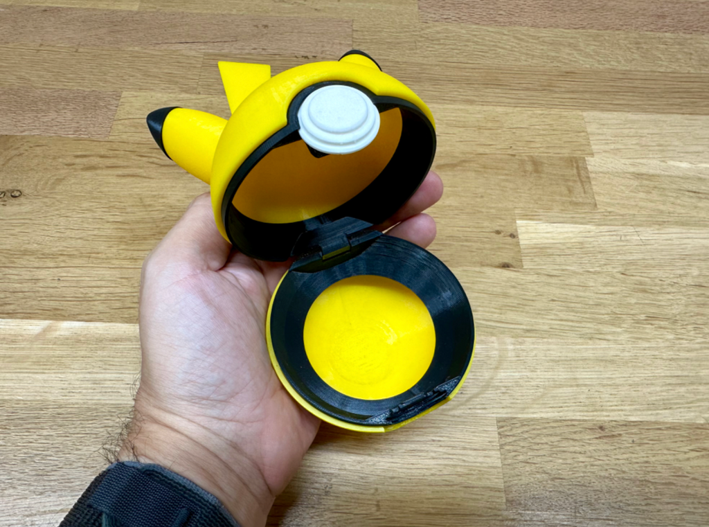 Pikachu Character Ball Openable