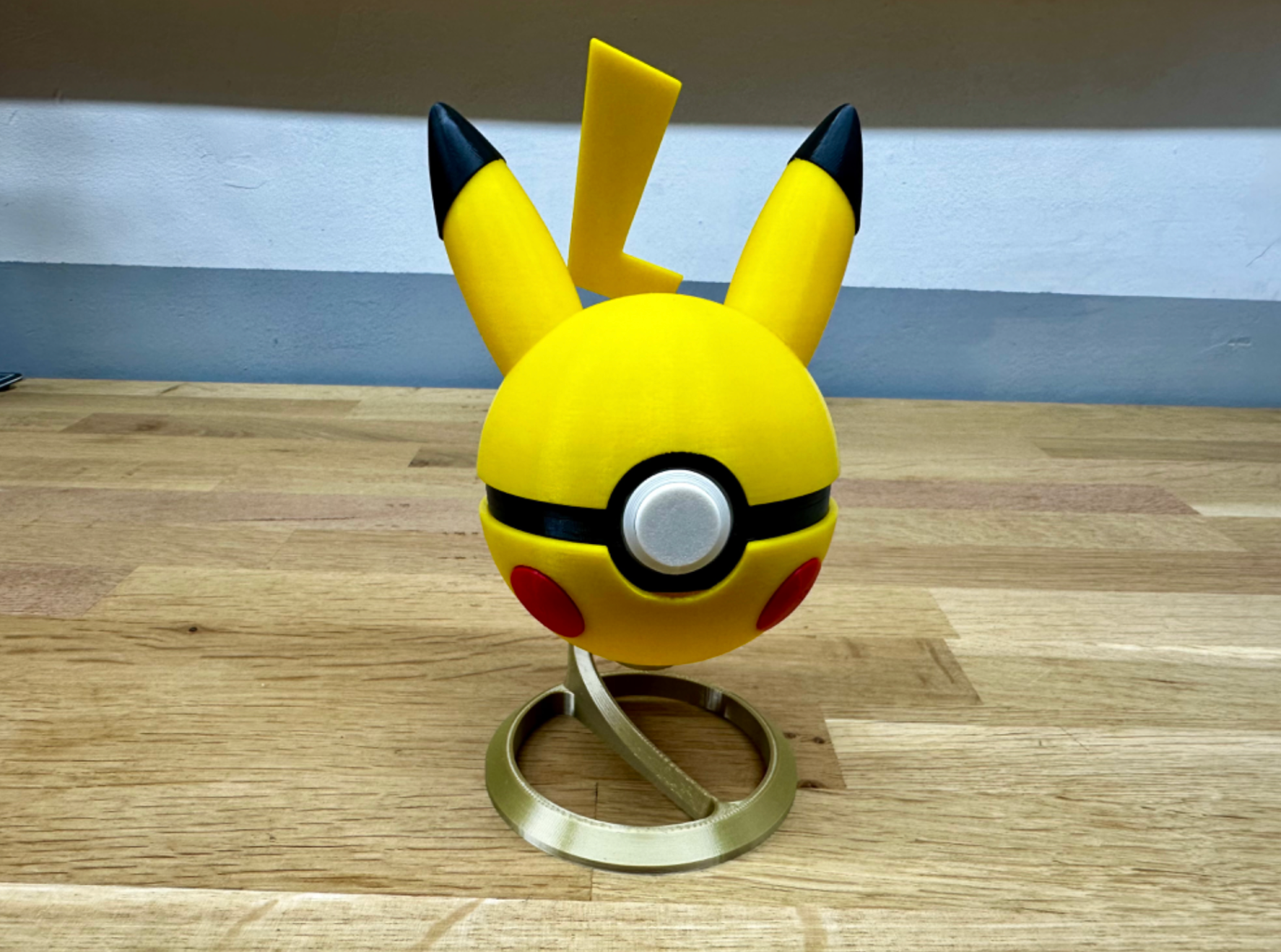 Pikachu Character Ball Openable